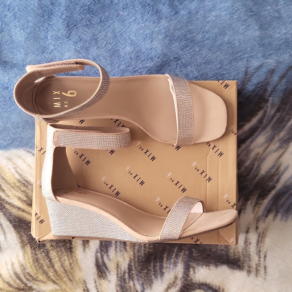 Mix No. 6 Nude Microsuede Wedge Bling Sandals 10M New in Box